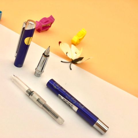  Bút mài thầy Ánh - SH005 (Giao màu ngẫu nhiên) - Ngòi thanh đậm sản phẩm chính hãng (Chiếc) 