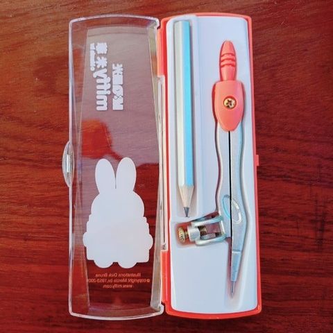  Compa chì gỗ M&G FCS90802 sản phẩm chính hãng (Giao màu ngẫu nhiên ạ) 