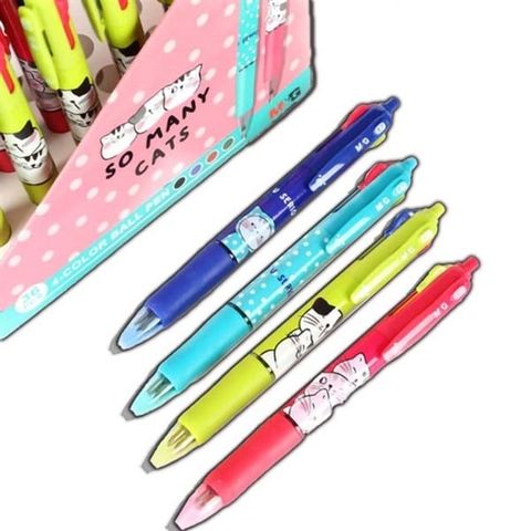  Bút bi bốn màu 0.7mm nhiều màu in mèo thần tài ABP803S6 (36/1296)(Giao màu ngẫu nhiên ạ) 
