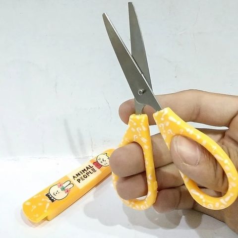  Kéo Học Sinh Có Nắp Đậy Baoke Oule sản phẩm chính hãn (Giao màu ngẫu nhiên ạ) 