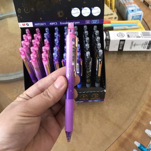  Bút bi tẩy bấm AKPJ267nét 0.5 hàng M&G chất lượng mực đậm xóa sạch viết êm (giao màu ngẫu nhiên ạ) 