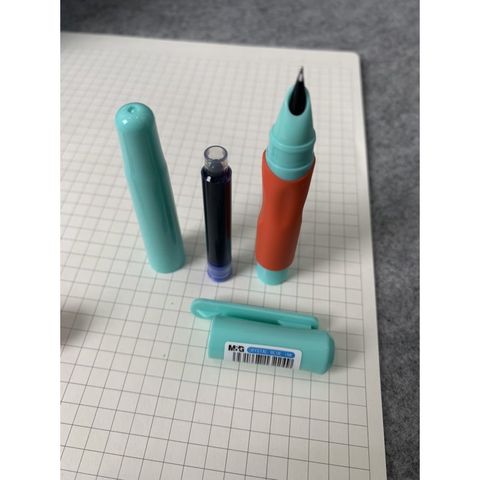  Bút máy nhựa tay đệm cao su M&G AFPM137sản phẩm chính hãng - Xanh (Chiếc) 