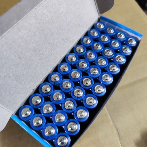  Vỉ Pin tiểu AA Eras E692 (Vỉ 4 viên) hàng chính hãng 