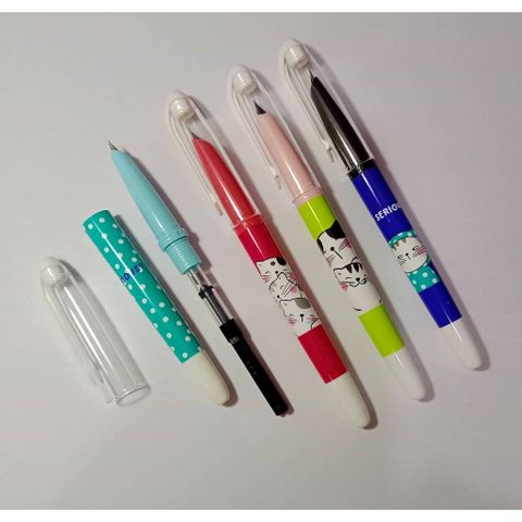  Bút Máy In Hình Mèo Và Chấm Bi Ffp60132 sản phẩm chính hãng ( Giao màu ngẫu nhiên ạ) 