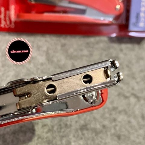  Dập ghim Plus số 10 dạng vỉ, tặng kèm 2 hộp ghim bấm số 10 hàng chính hãng (Giao màu ngẫu nhiên ạ) 