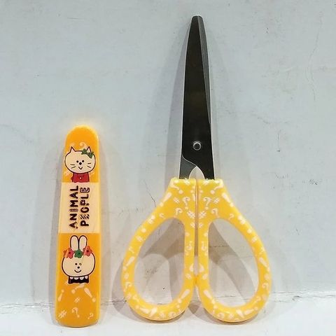  Kéo Học Sinh Có Nắp Đậy Baoke Oule sản phẩm chính hãn (Giao màu ngẫu nhiên ạ) 