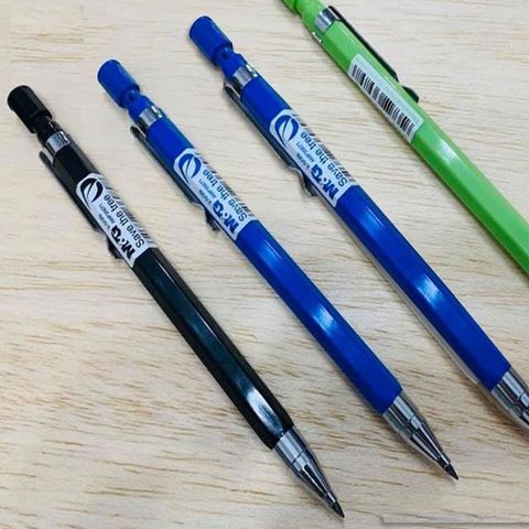  Chì Kim 2B 2.0 nh màu AMP3567sản phẩm chính hãng (Giao màu ngẫu nhiên khi mua lẻ) 