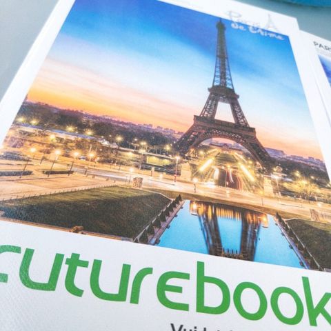  Vở kẻ ngang ĐL70gsm Tháp Paris FutureBook 200 trang sản phẩm chính hãng(Giao bìa màu ngẫu nhiên ạ) 