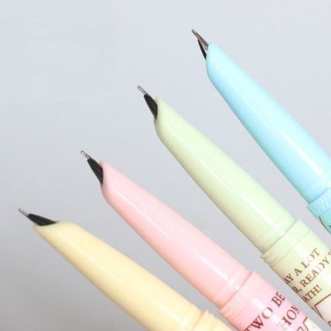  Bút Máy In Hình Mèo Và Chấm Bi Ffp60132 sản phẩm chính hãng ( Giao màu ngẫu nhiên ạ) 