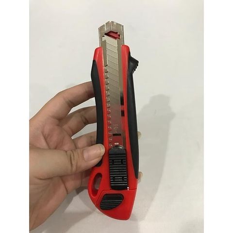  Dao rọc giấy vỏ nhựa Eras E718 18mm sản phẩm chính hãng 