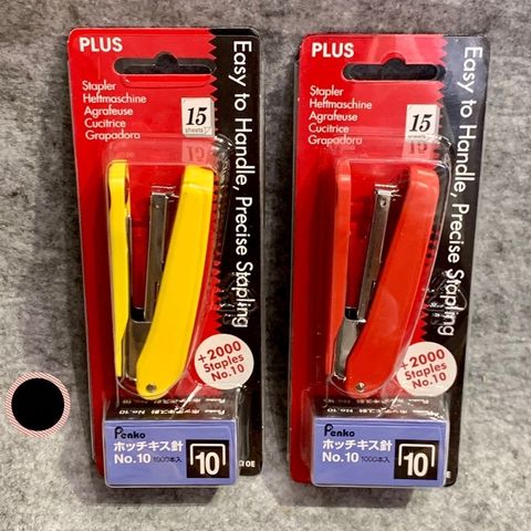  Dập ghim Plus số 10 dạng vỉ, tặng kèm 2 hộp ghim bấm số 10 hàng chính hãng (Giao màu ngẫu nhiên ạ) 