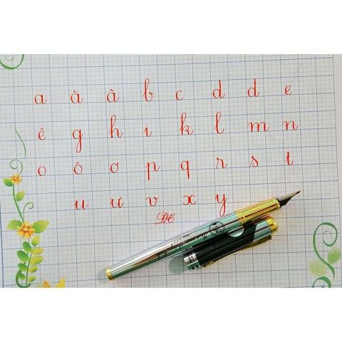  Bút mài thầy Ánh ngòi êm trơn luyện viết chữ đẹp, caligraphy sản phẩm chính hãng (Giao màu ngẫu nhiên ạ) 