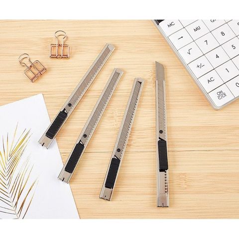  Dao rọc giấy vỏ inox Baoke 9mm sản phẩm chính hãng 