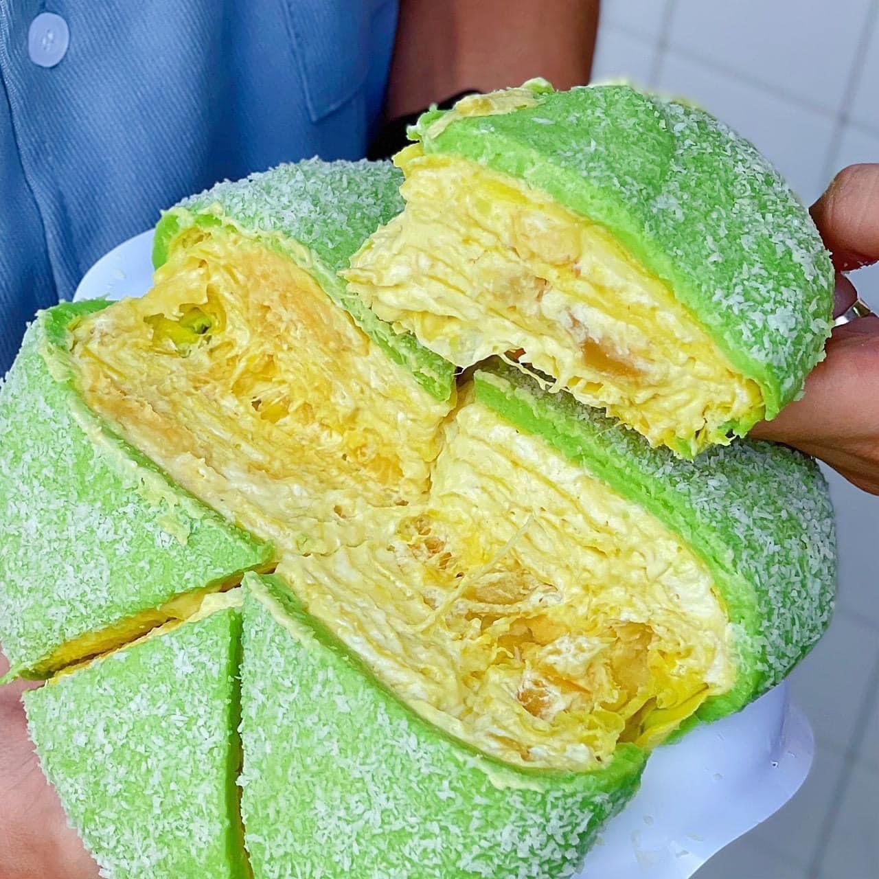  Bánh Phú Sĩ Sầu Riêng lá dứa - Size 16cm (600g) 