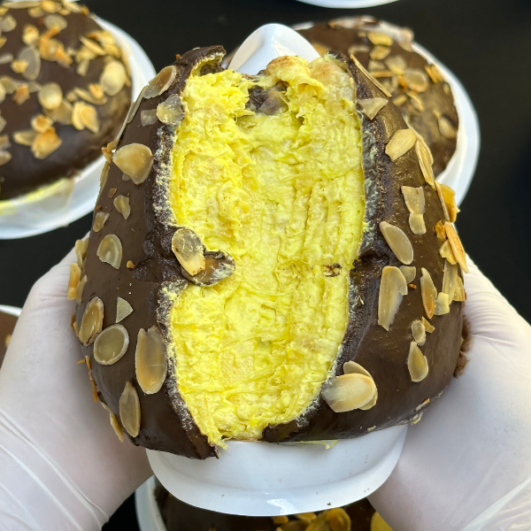  Bánh phú sĩ Chocolate hạnh nhân size 12cm - 400g 