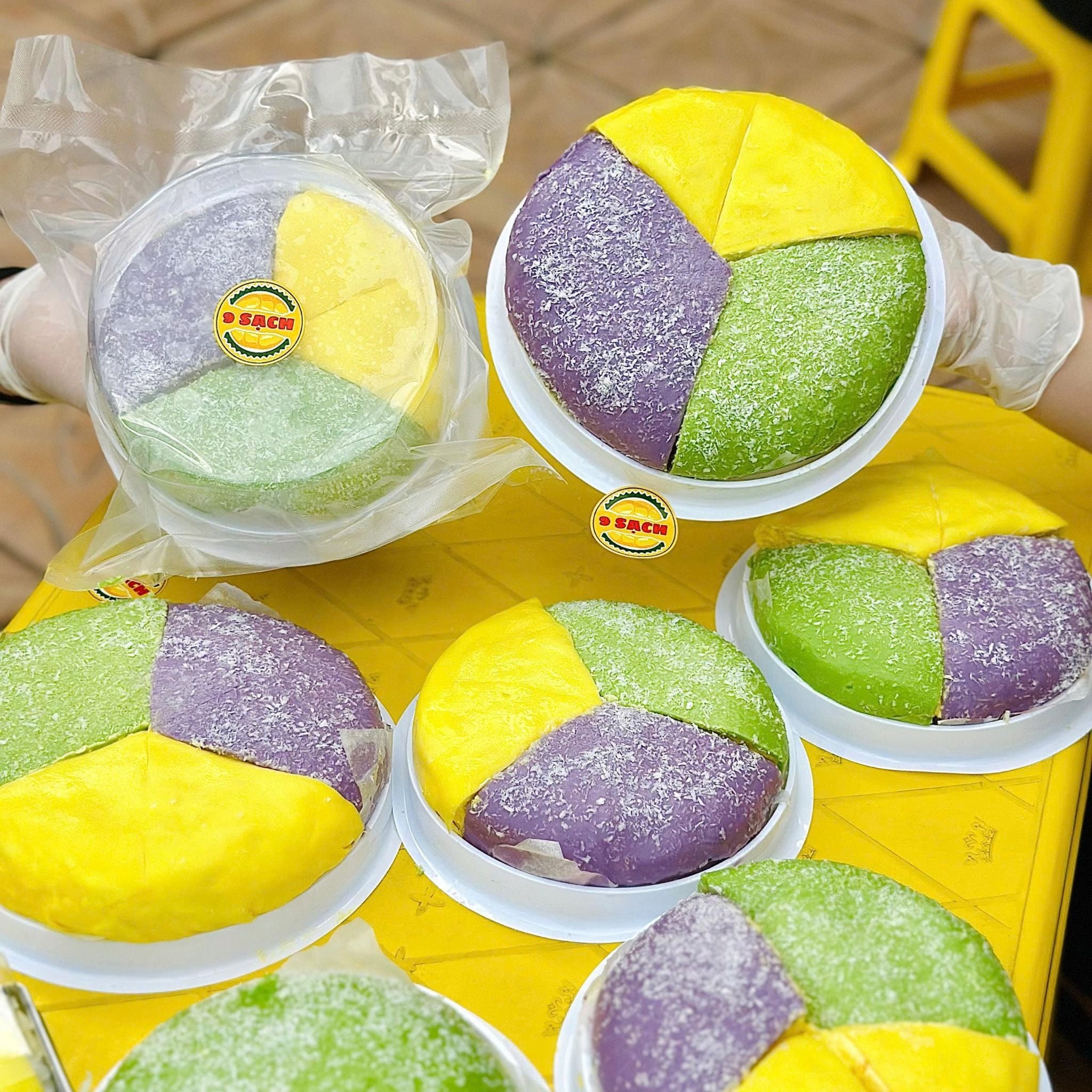  Bánh Sầu Riêng Mix Ba Vị - Size 16 cm (600g) 