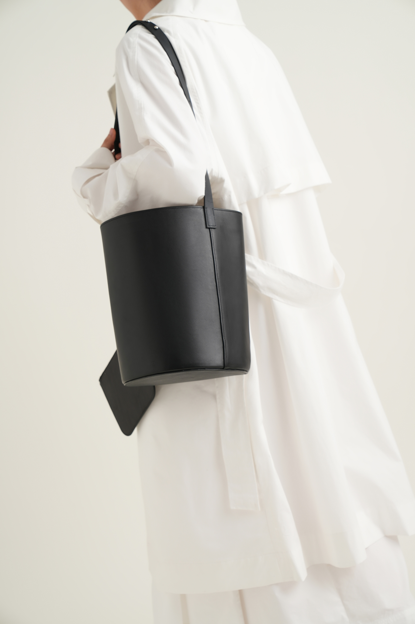 ショルダーバッグ・ポシェット [ADDOFF] PUNCHING LOGO BAG BLACK Amazon | [ワク] 縦長ポシェット 縦型ミニショルダーバッグ