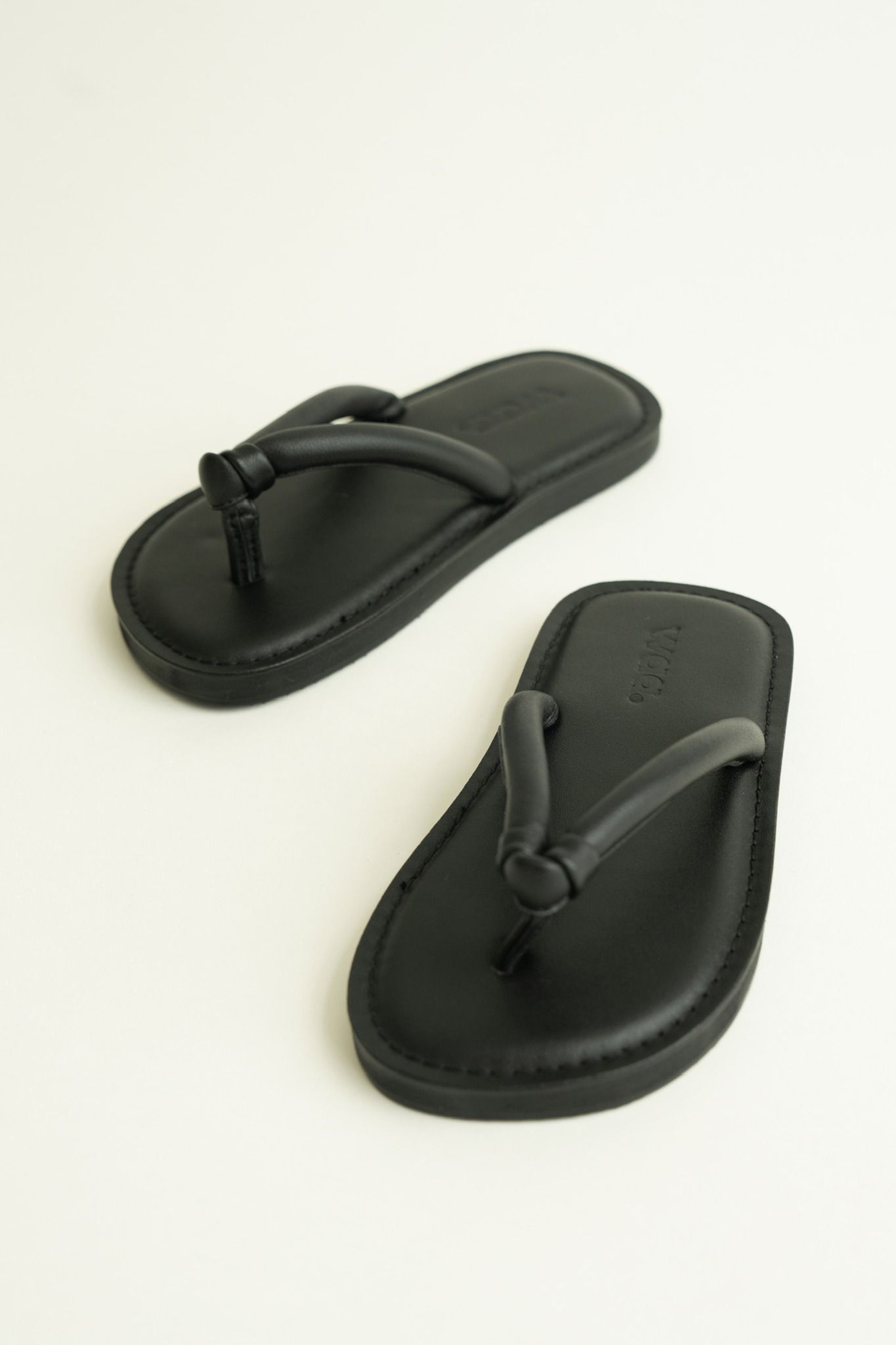 Waa. Studios Kep Leather Flip-Flops 40 (US 9) Men's Sandals