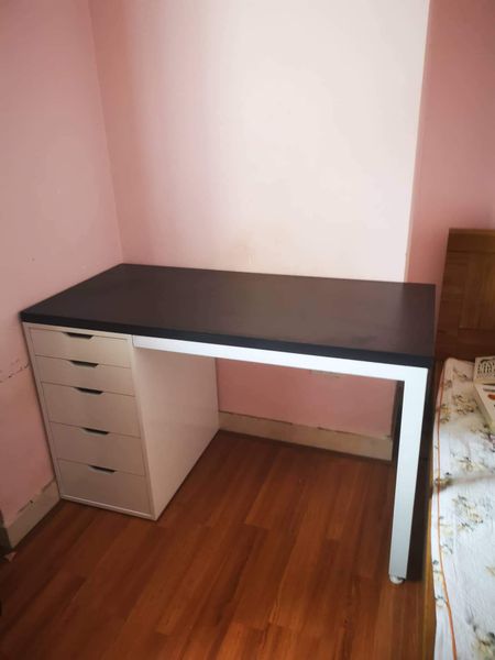 Bàn IKEA 1 Tủ Trắng-Mặt Đen