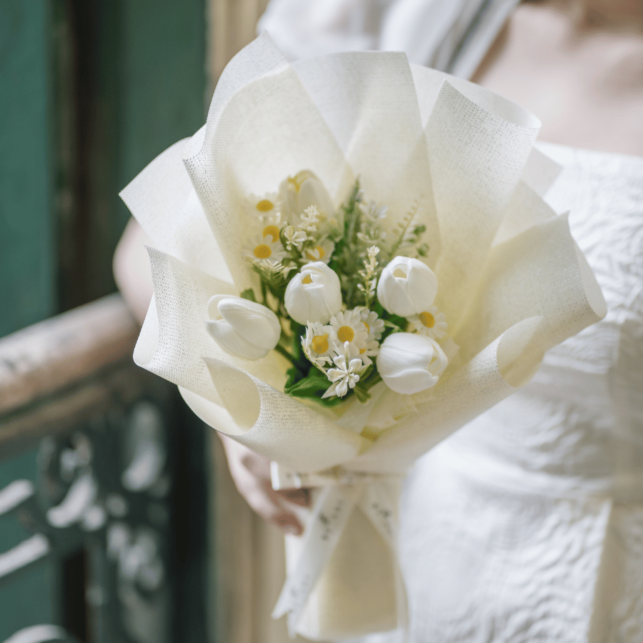  TULIP TRẮNG 5 BÔNG 