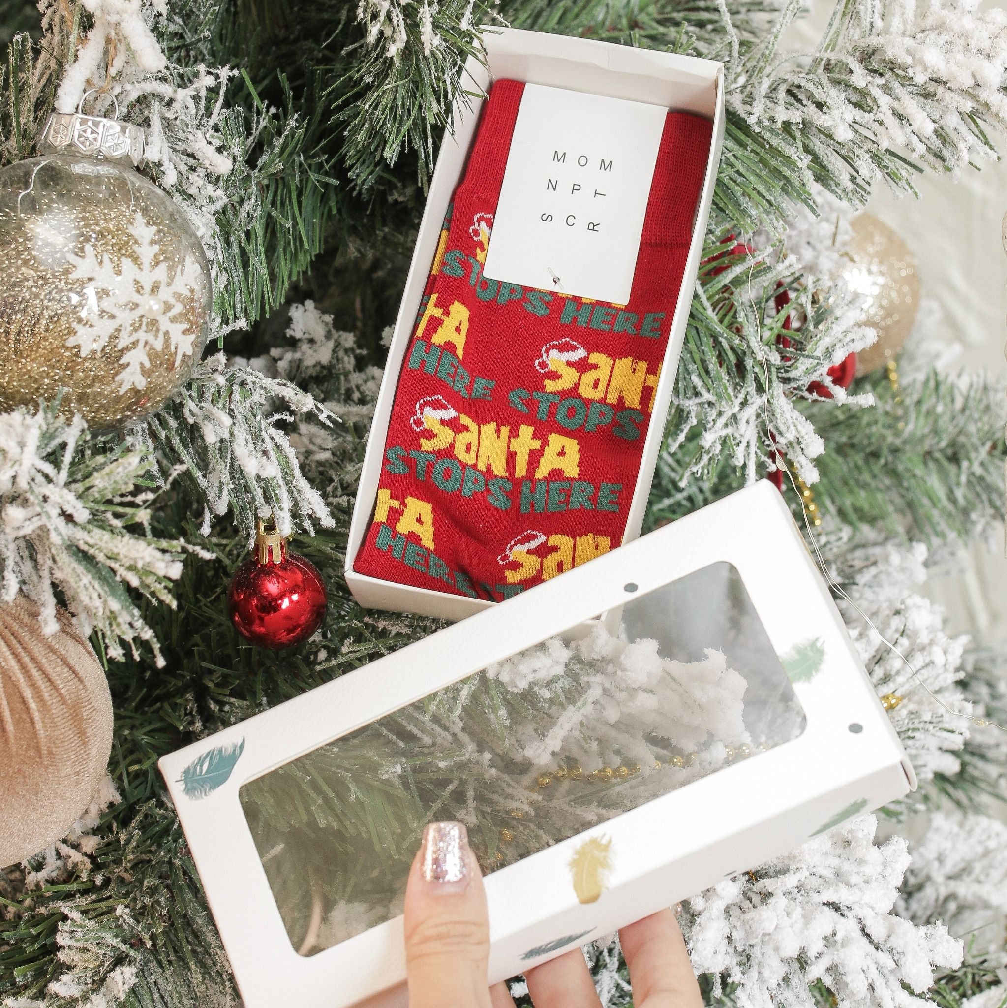  NOEL - HỘP TẤT ĐỎ 