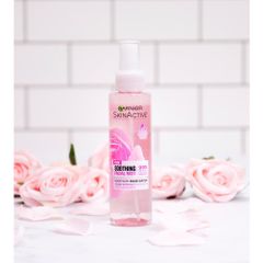 Xịt Khoáng Hoa Hồng Dưỡng Ẩm Garnier Soothing Facial Mist 130ml