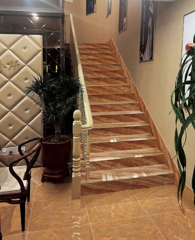  Gạch ốp lát cầu thang vân nâu đỏ nhũ vàng LT-HTFZG-D - 47x120 