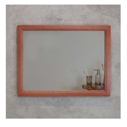 Gương soi treo tường chữ nhật ngang khung gỗ thông sơn màu hồng