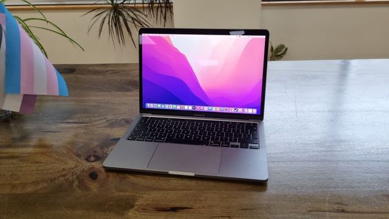 MacBook Pro (13-Inch, M2, 2022) [Space Gray] - M2/16GB/512GB - 99%