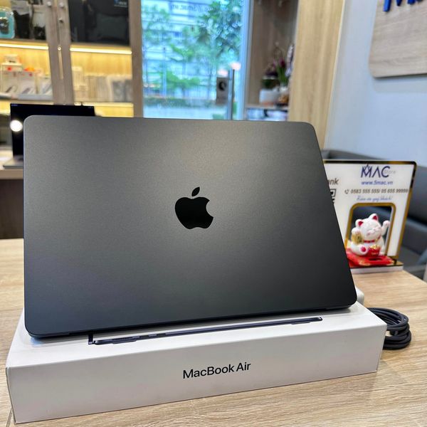 MacBook Air (M2, 2022) [MidNight] - M2/8GB/256GB - 99%