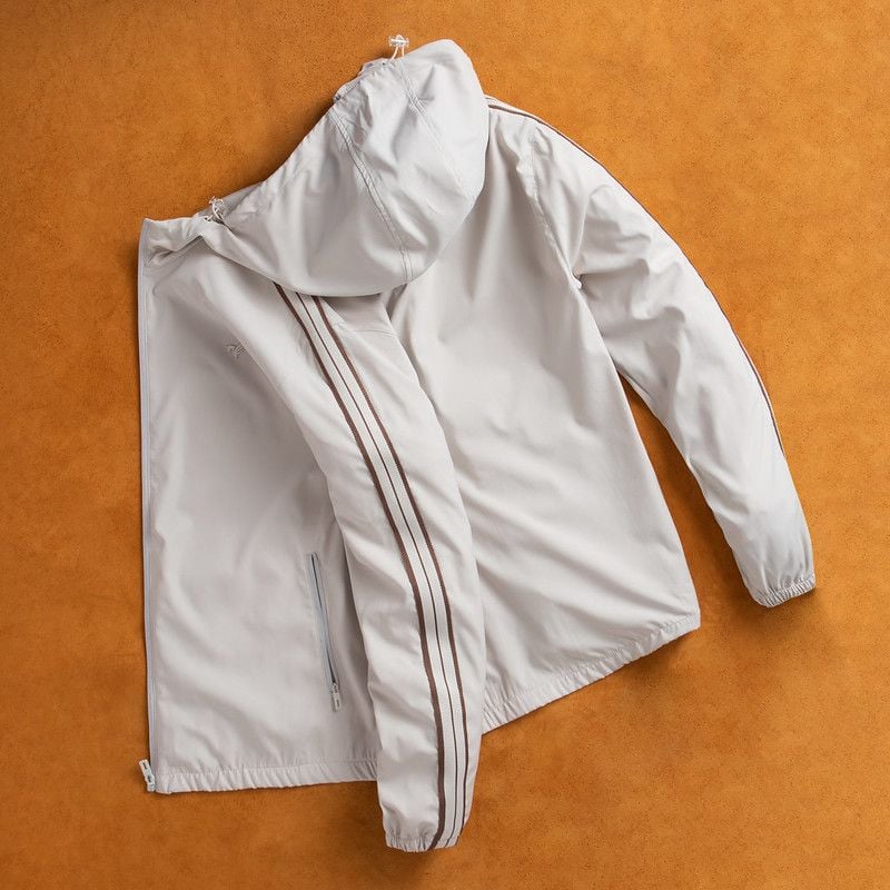  Áo khoác gió 1 lớp logo ngực EWCW010 