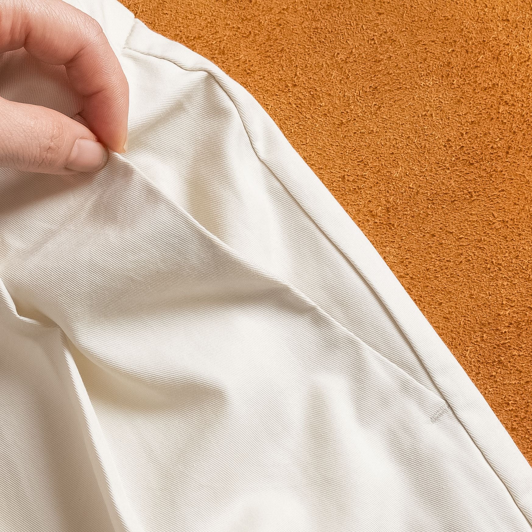  Quần short Khaki chiết eo gấu LV FSBK015 