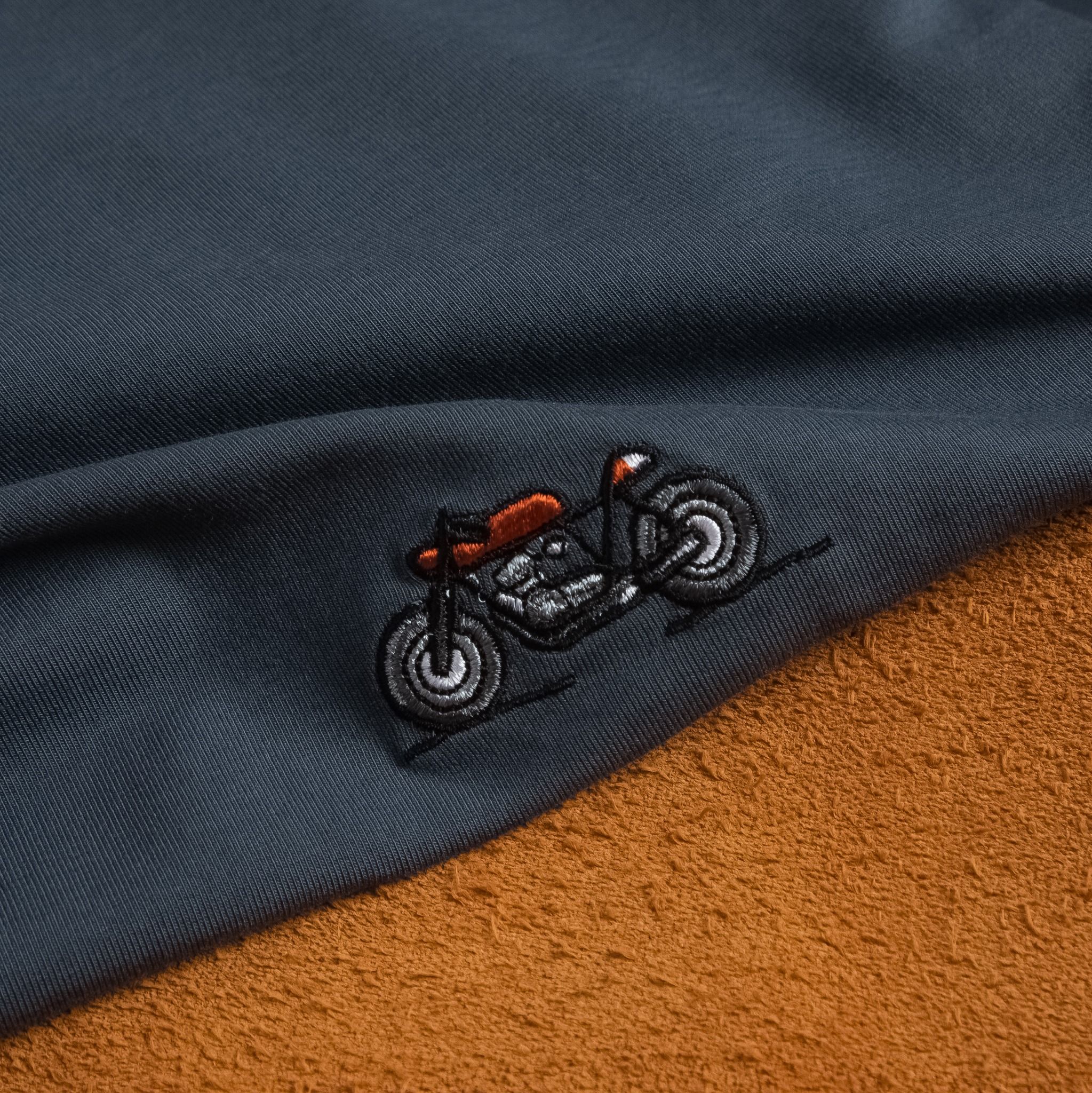  Áo T shirt họa tiết thêu logo Motorbike FSTS006 
