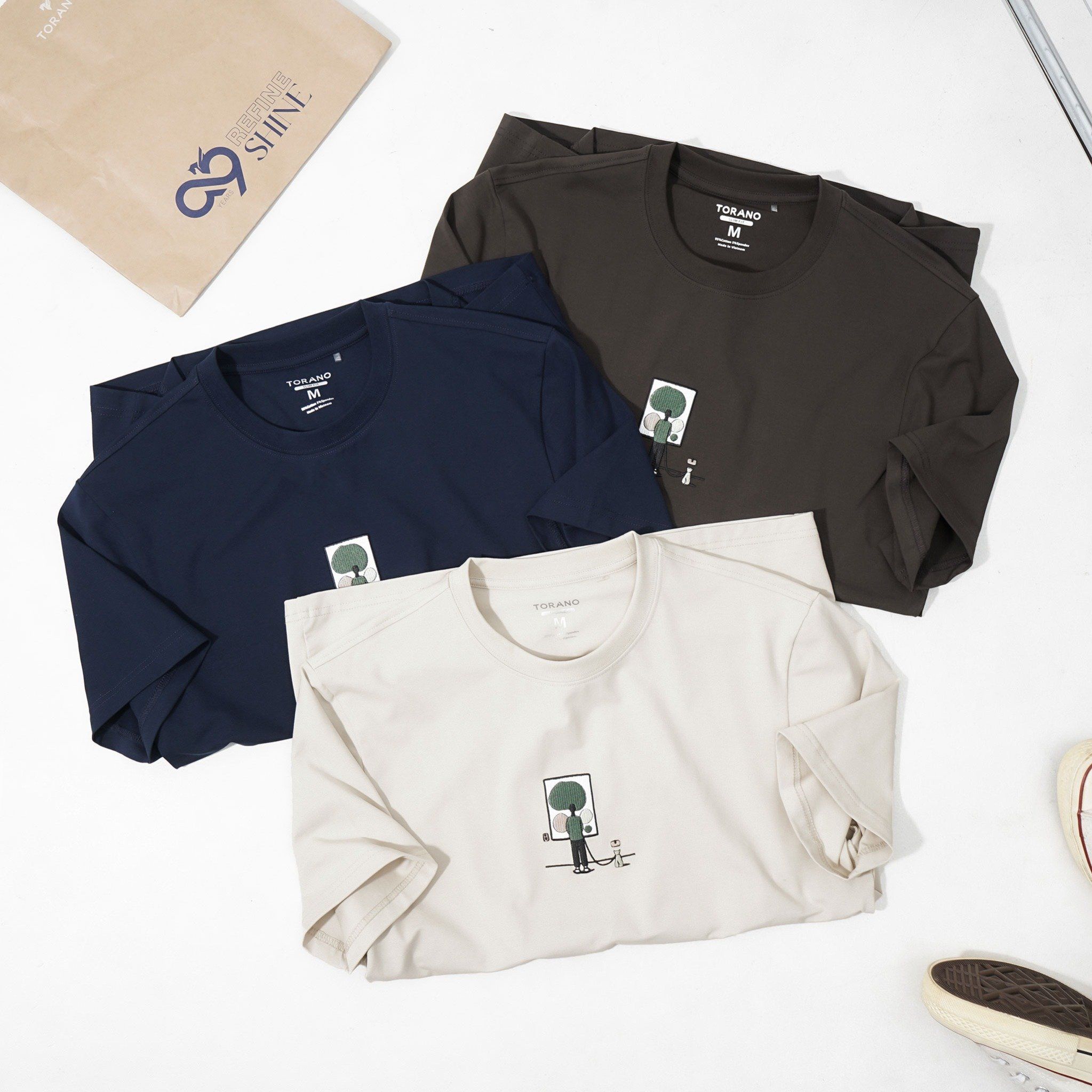  Áo T shirt họa tiết thêu ngực FSTS027 