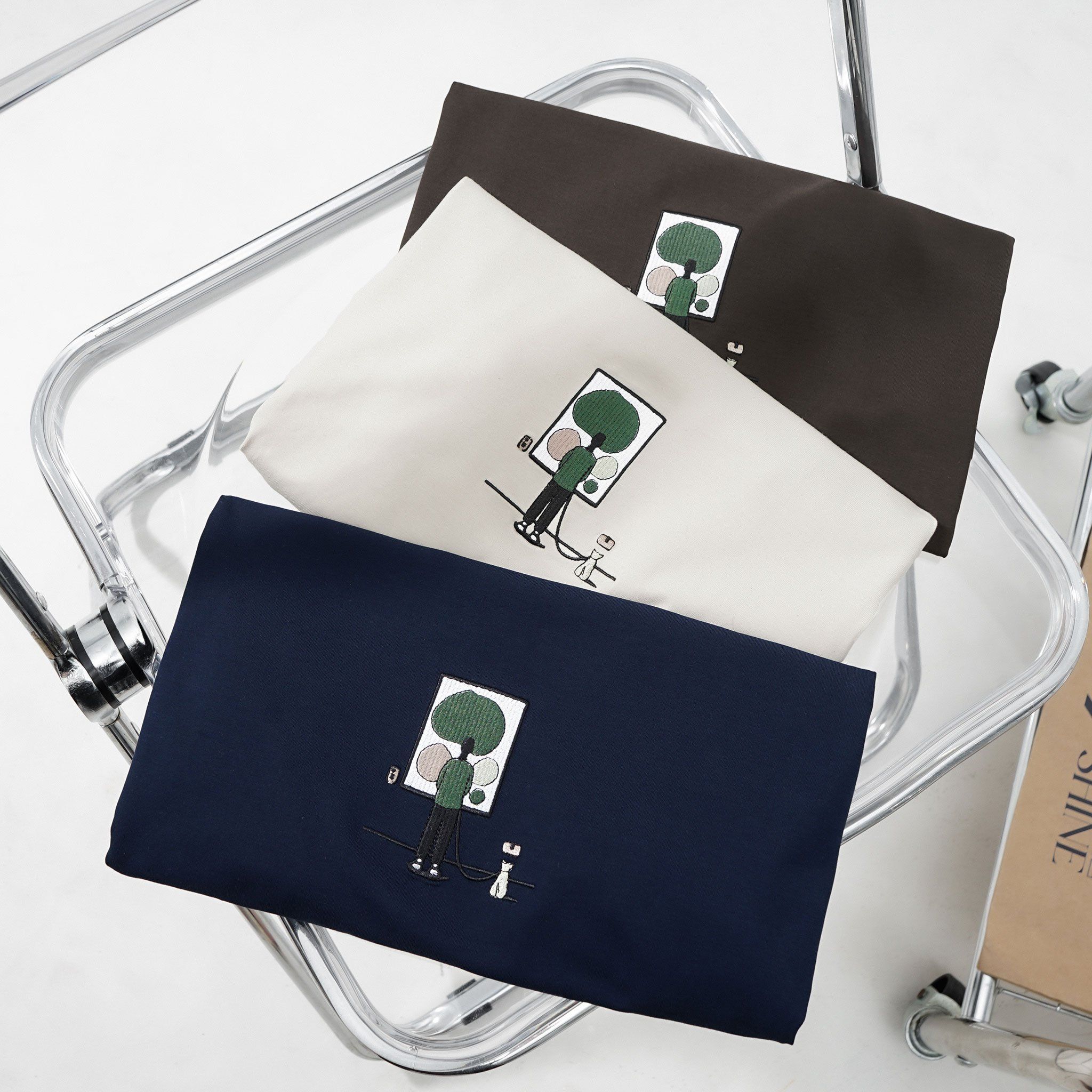  Áo T shirt họa tiết thêu ngực FSTS027 