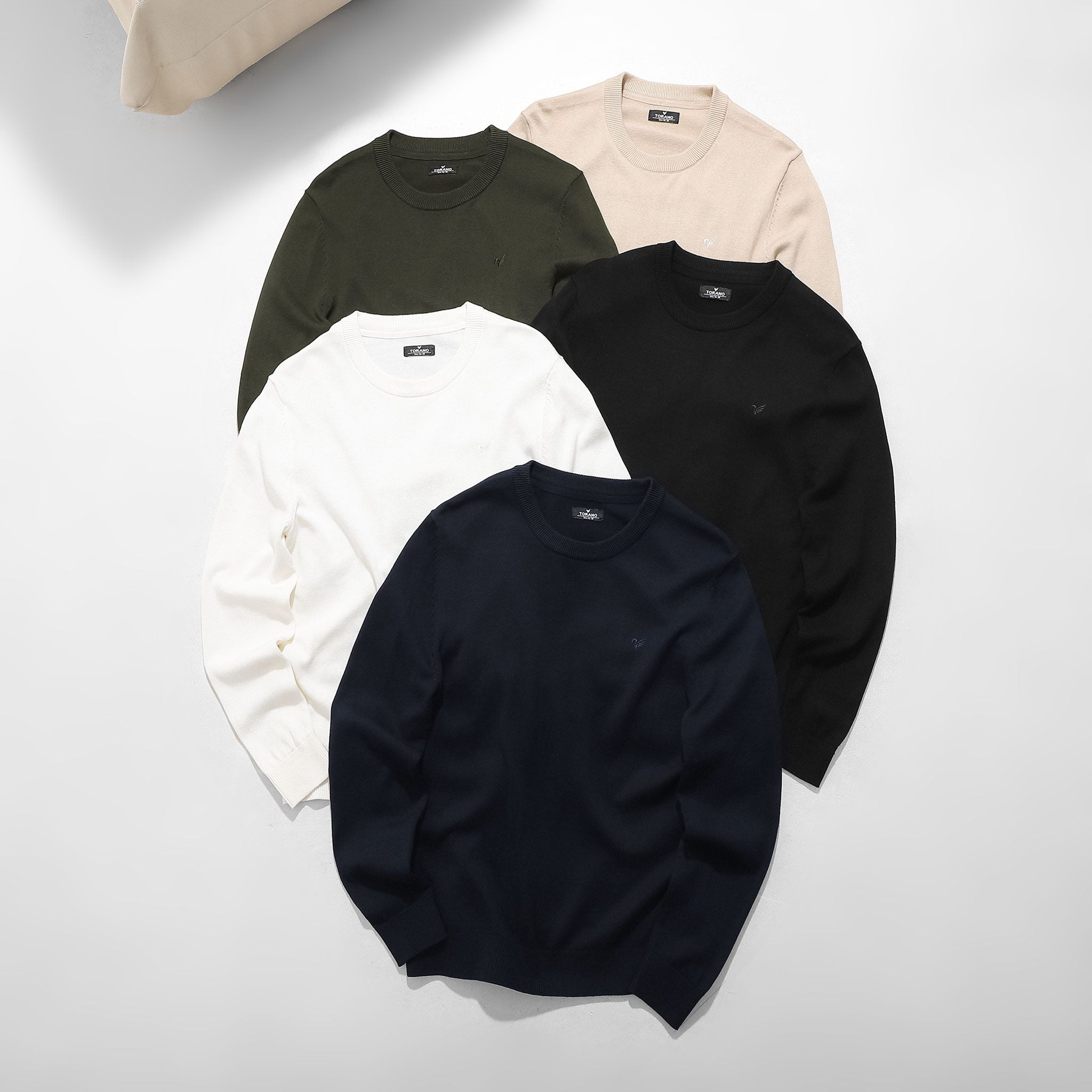  Áo len trơn cổ tròn thêu logo FWTE001 