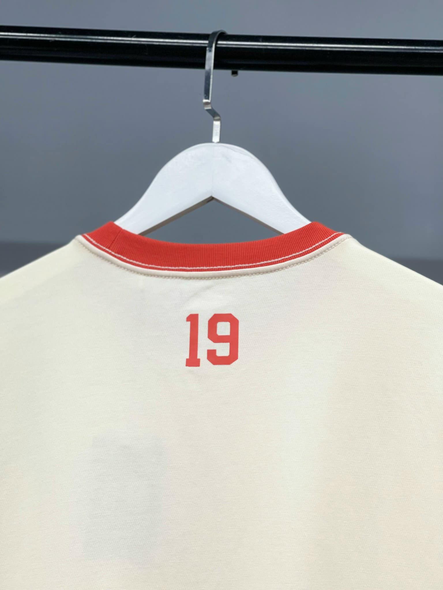  SALE - Áo Thun New Era Kem Bo Cam I 13558561 Hàng Chính Hãng 