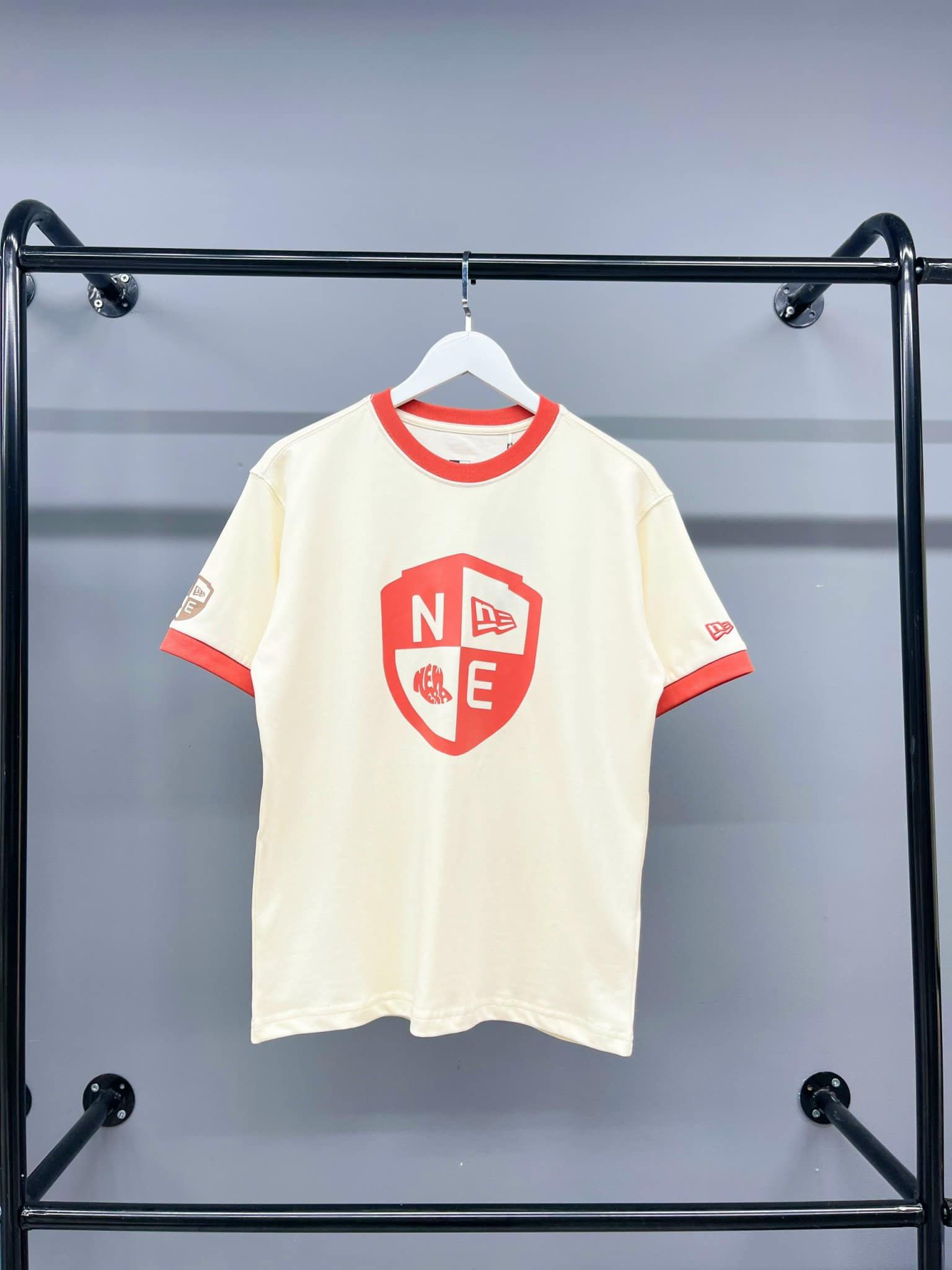  SALE - Áo Thun New Era Kem Bo Cam I 13558561 Hàng Chính Hãng 