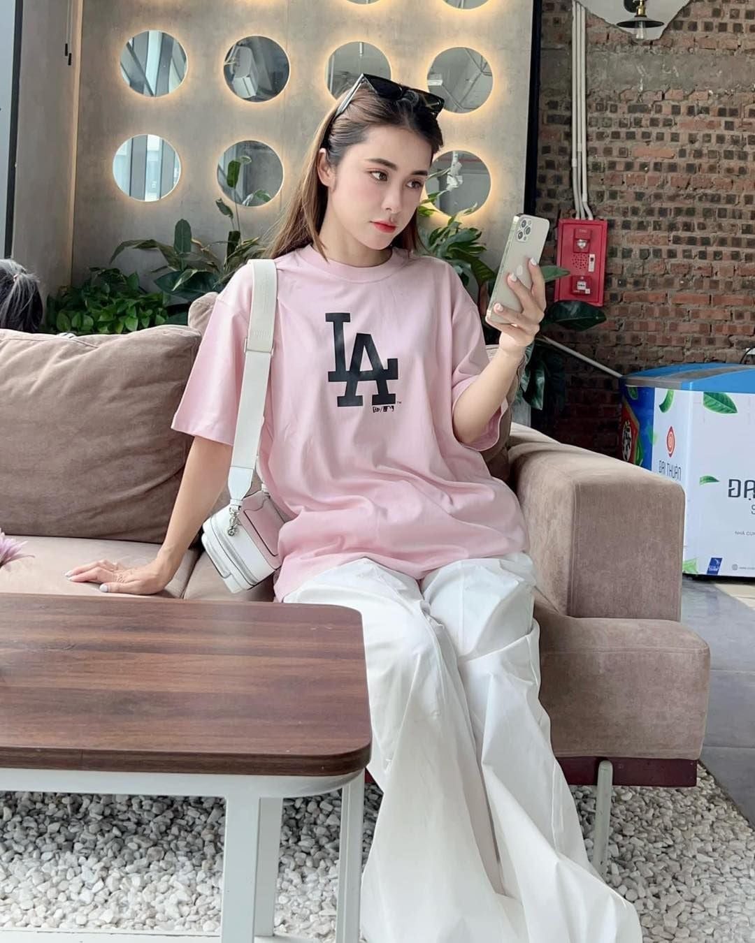  Áo Thun New Era La Hồng Logo Chữ Màu Đen I 12147609 Hàng Chính Hãng 