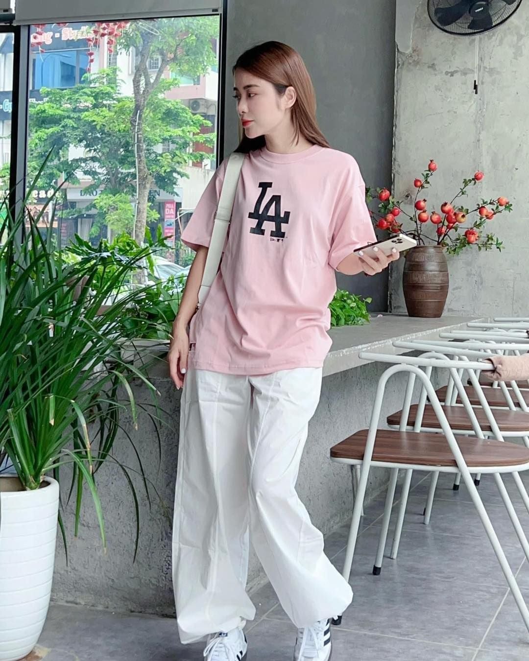  Áo Thun New Era La Hồng Logo Chữ Màu Đen I 12147609 Hàng Chính Hãng 