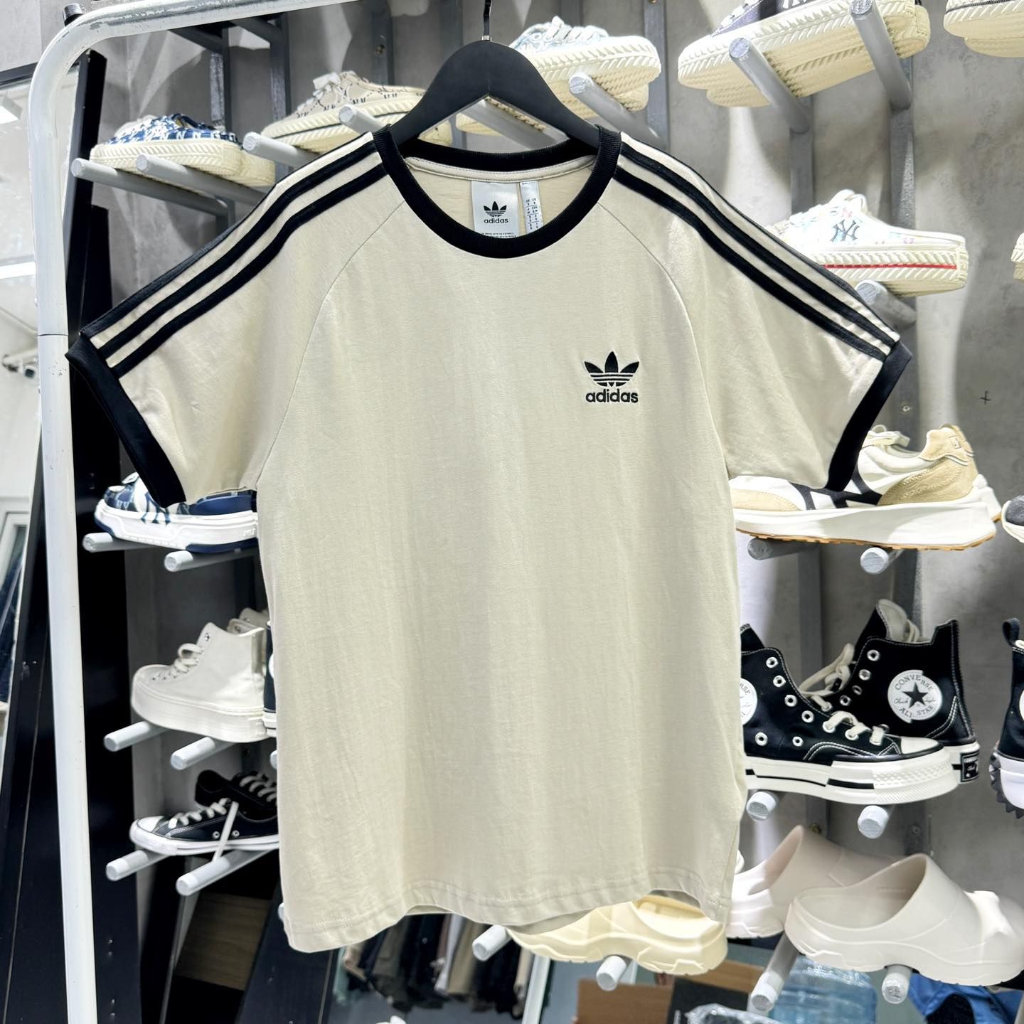  Áo Thun ADIDAS 3 Sọc Adicolor Màu Kem I IM2079 Hàng Chính Hãng 