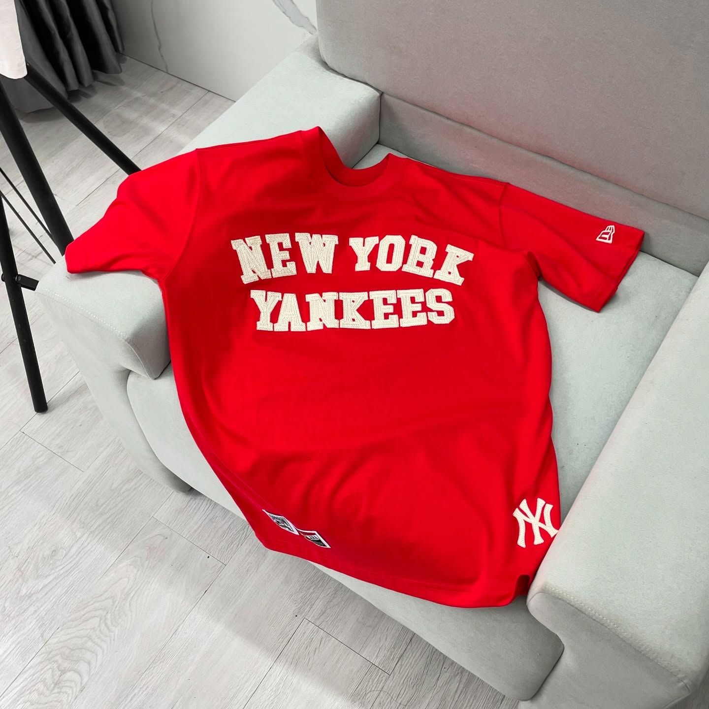  SALE - Áo Thun New Era Yankees Thêu Đỏ Hàng Chính Hãng CODE: 12556983 