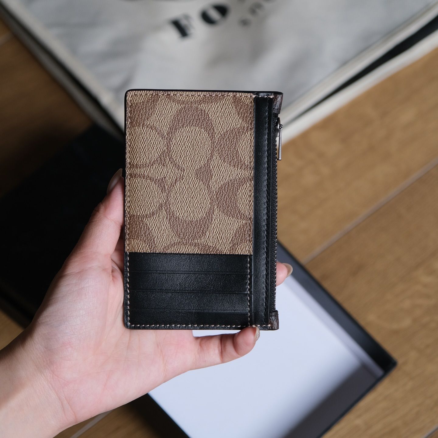  Ví Coach Zip Mono Nâu Hàng Chính Hãng 