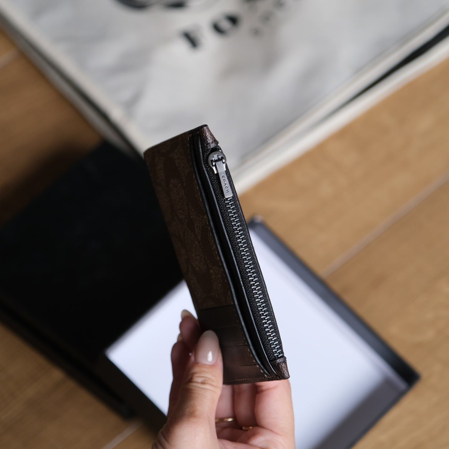  Ví Coach Zip Mono Nâu Hàng Chính Hãng 