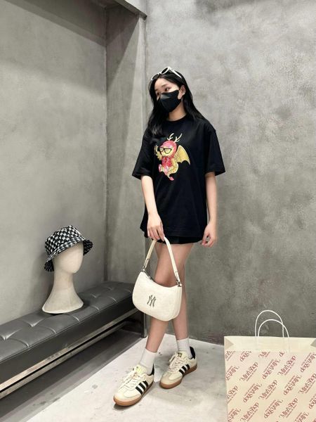 Áo thun MLB Dragon Overfit New York Yankees Black I 3ATSQ0141 50BKS Hàng Chính Hãng