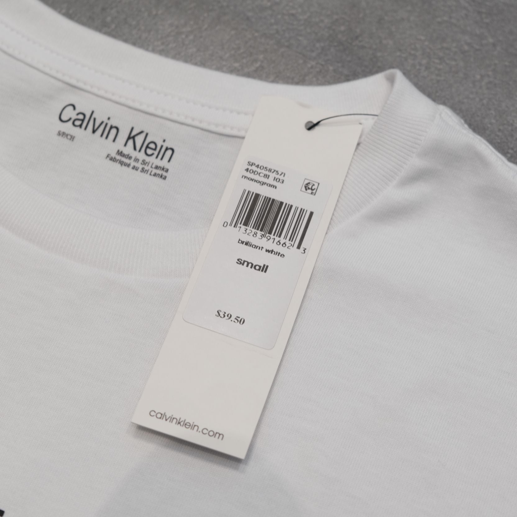  Áo Thun CK Màu Trắng | 40DC813 Hàng Chính Hãng 