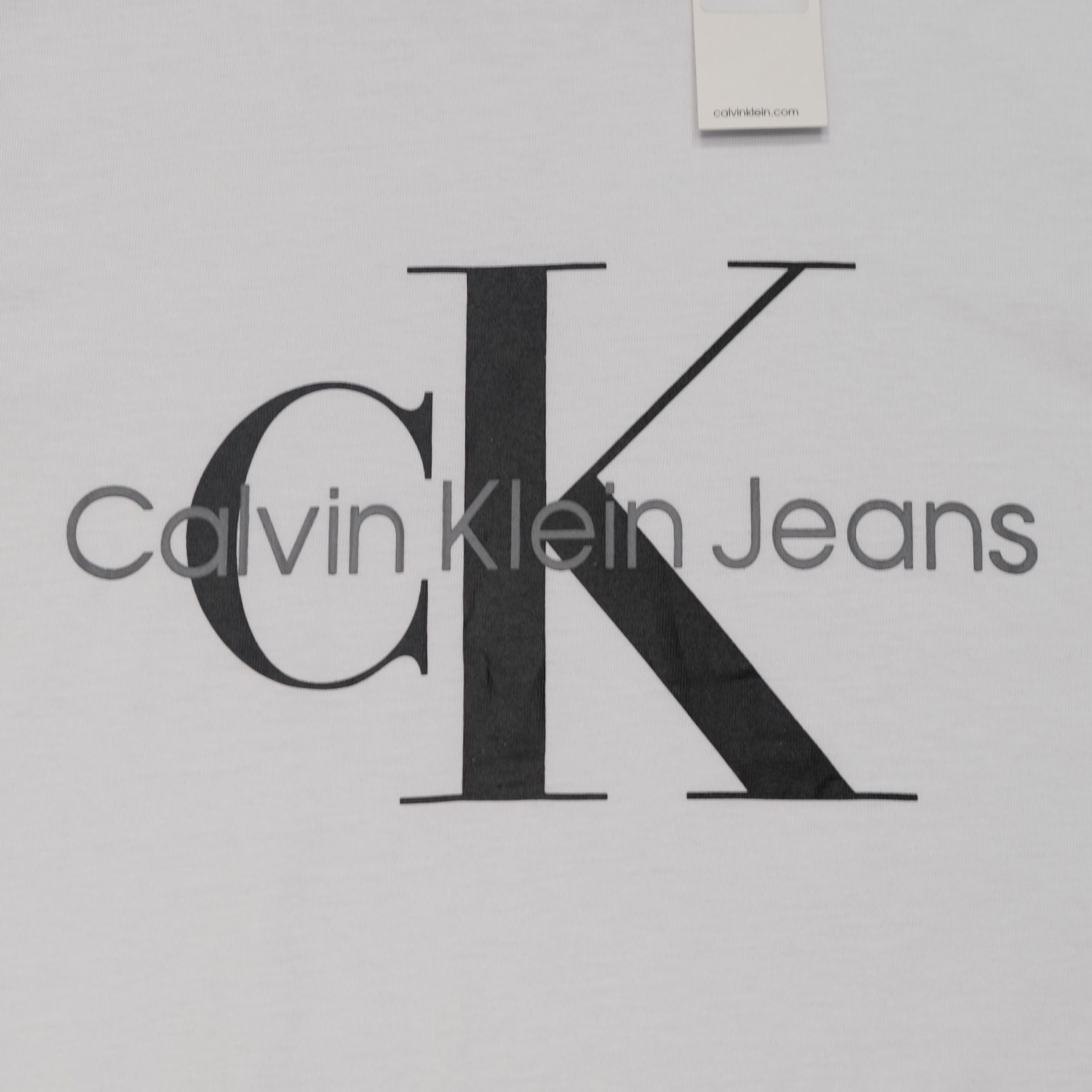  Áo Thun CK Màu Trắng | 40DC813 Hàng Chính Hãng 