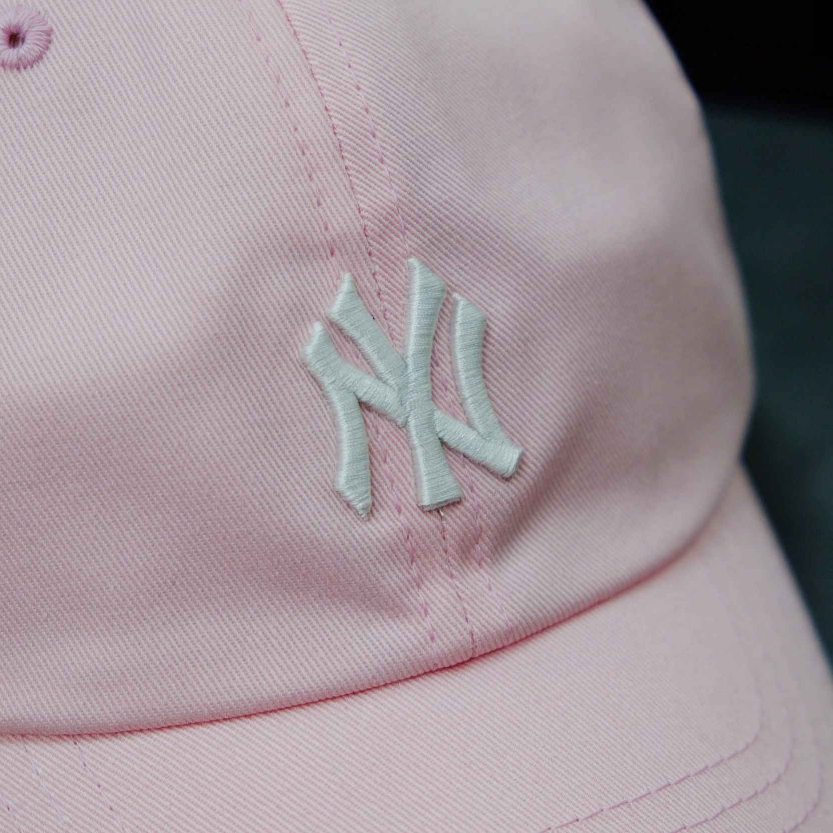  Mũ Nón MLB Màu Hồng Logo Ny Thêu Tim Love Hàng Chính Hãng 