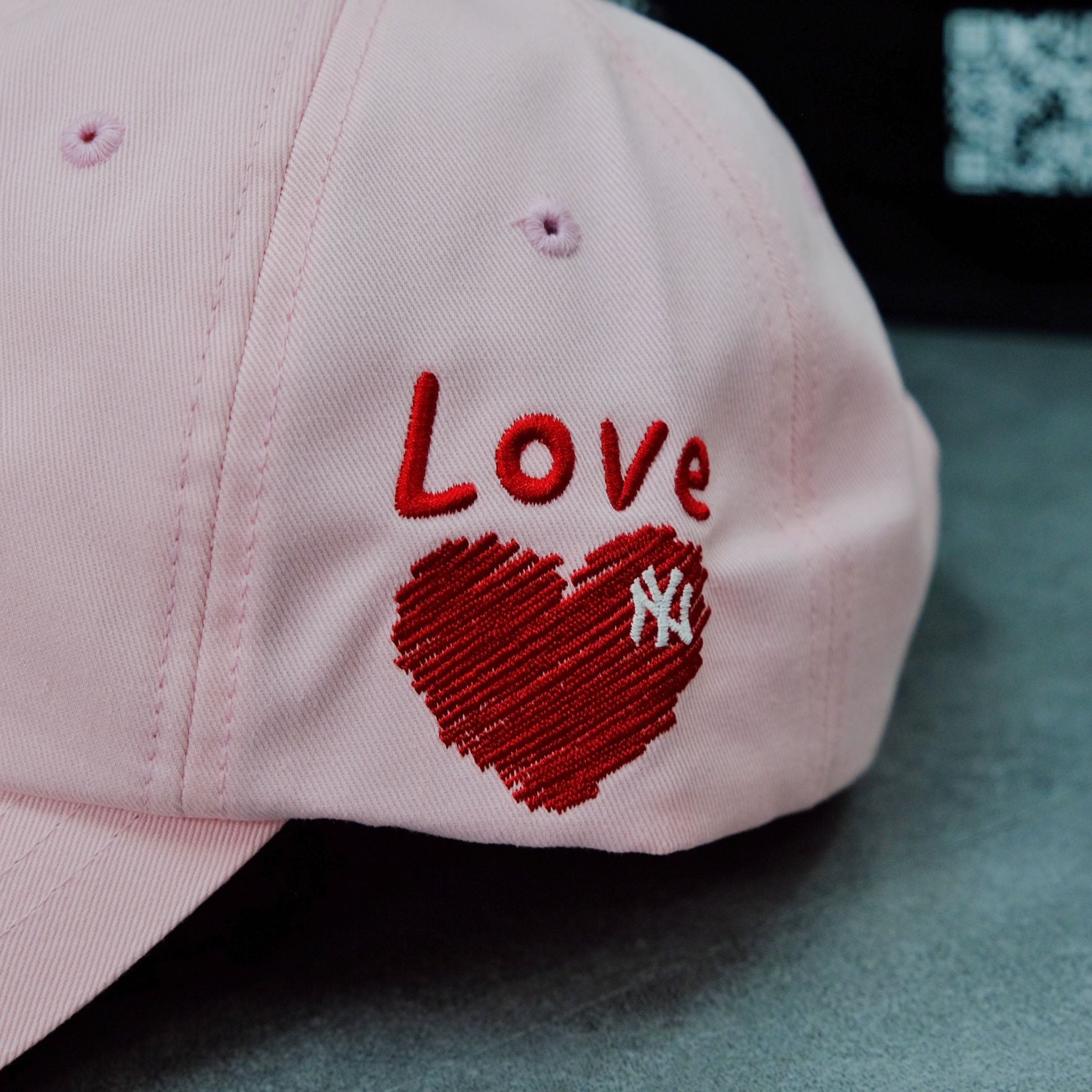  Mũ Nón MLB Màu Hồng Logo Ny Thêu Tim Love Hàng Chính Hãng 