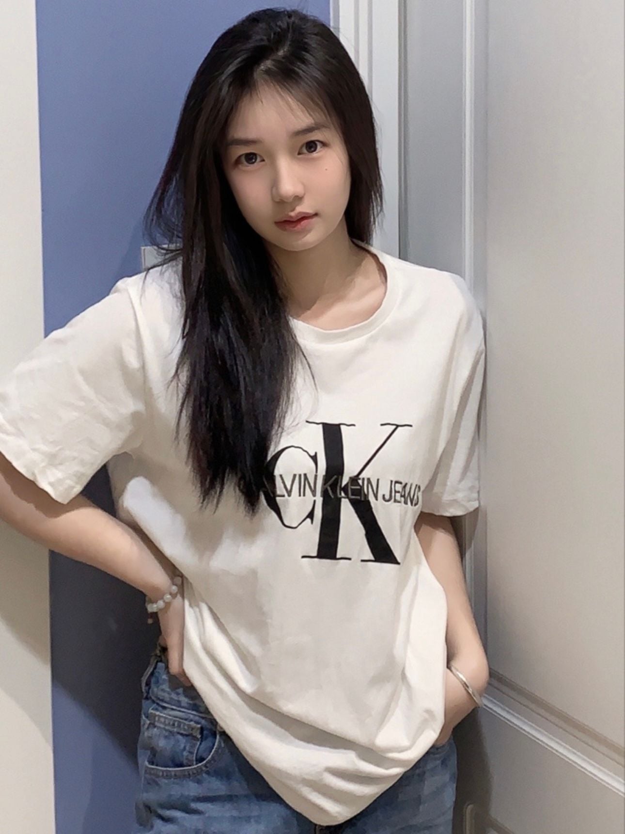  Áo Thun CK Màu Trắng | 40DC813 Hàng Chính Hãng 